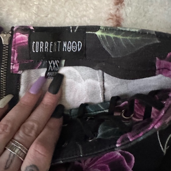 Current mood flower pants - Picture 3 of 4